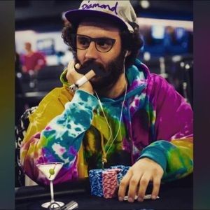 Meet your Posher, Levi